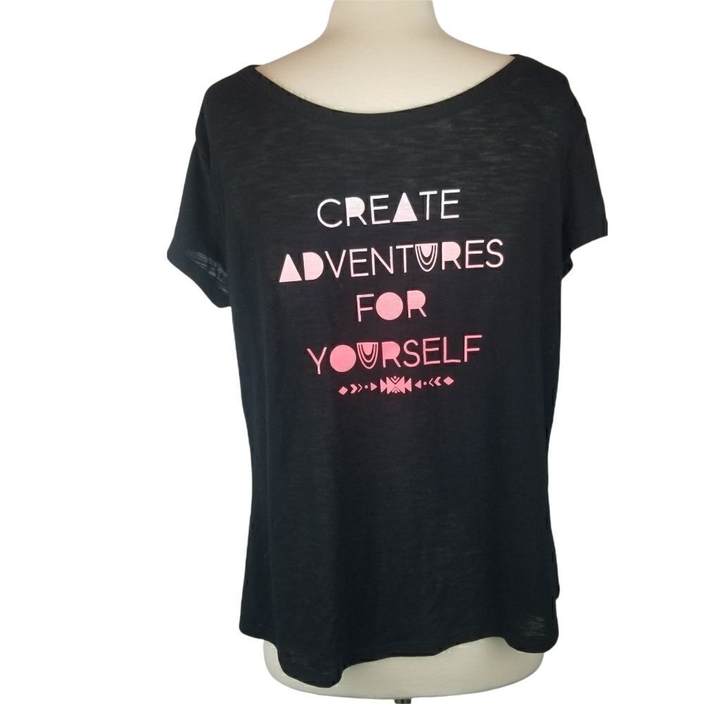Black Inspired Hearts Cute Short Sleeve Graphic Tee. Size XL.